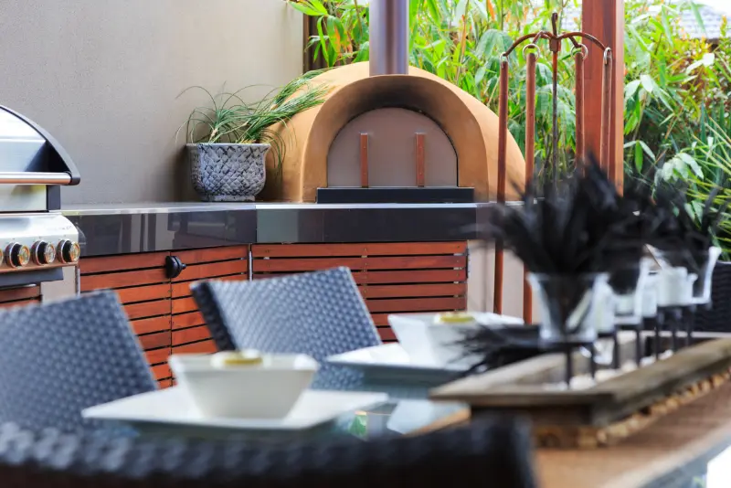 Kateri elementi za letno kuhinjo so res nujno potrebni?