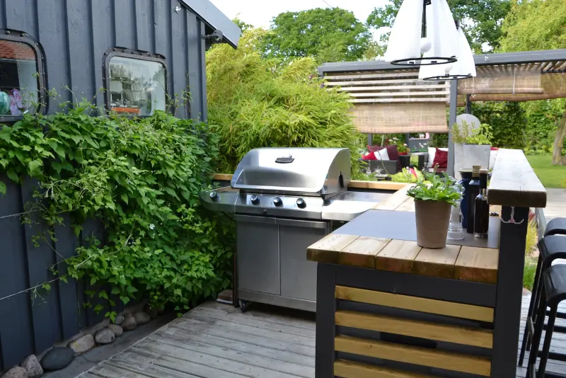 Kateri elementi za letno kuhinjo so res nujno potrebni?